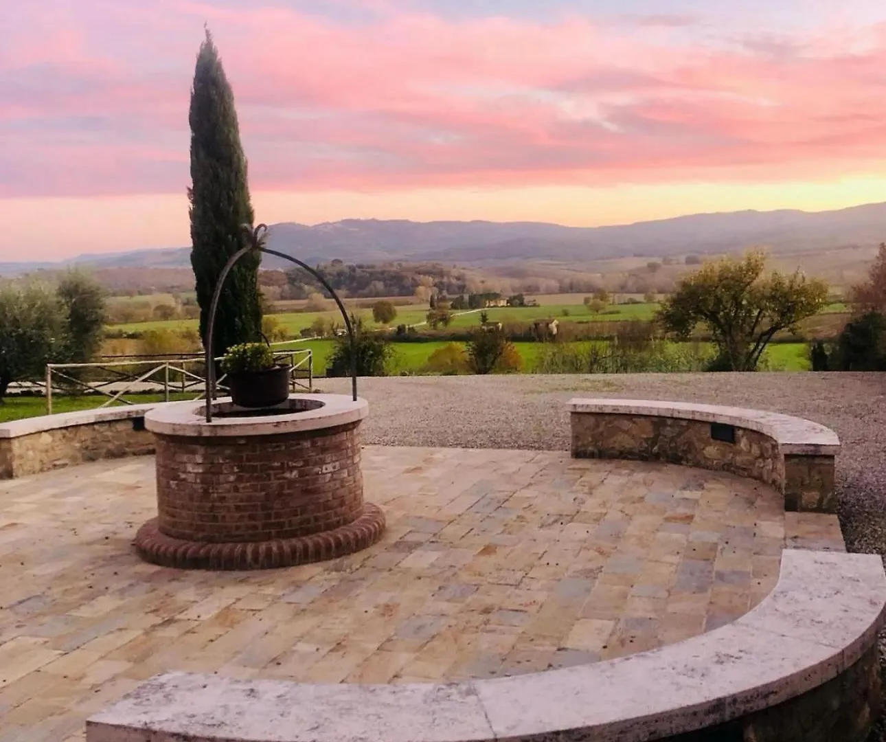 Cortile Del Pozzo Villa Buonconvento Italy